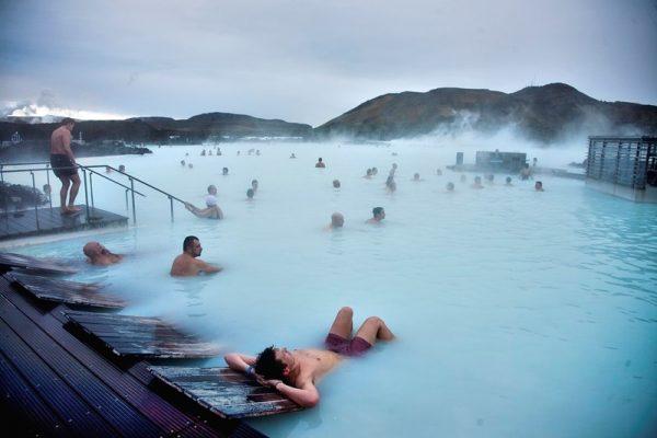 Популярный термальный кмплекс в Исландии