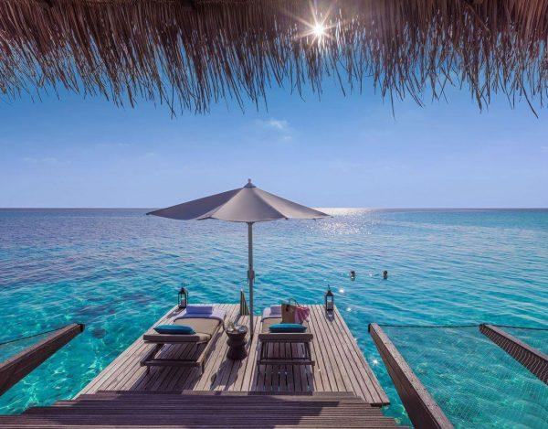Панорамный бассейн на Мальдивах