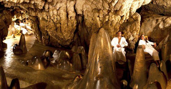 Баня в пещере Джутси