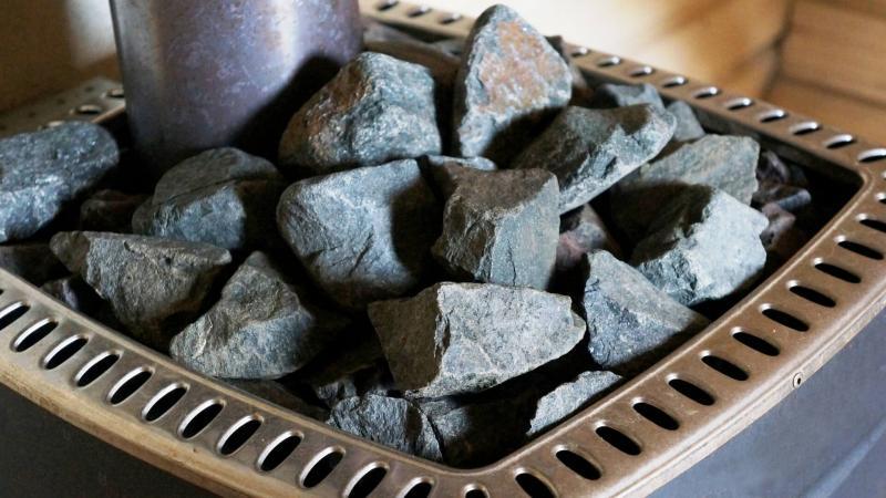 Как правильно уложить камни в банную печь — краткое руководство