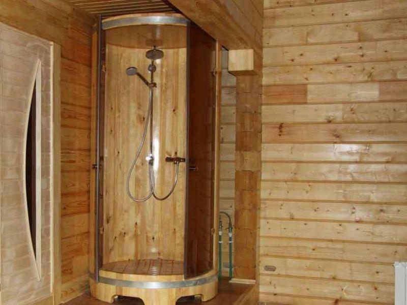 Объединяя традиции и современность: установка в бане душа без водопровода