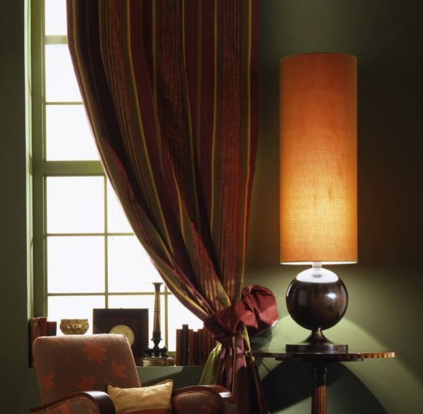 Сочетание цвета штор с мебелью и декором